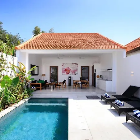 Gorgeous 2 Bed Pool Villa, Walk To Seminyak Beach