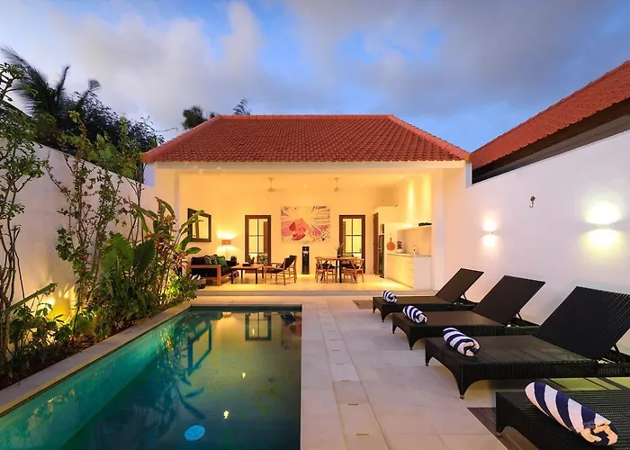 Gorgeous 2 Bed Pool Villa, Walk To Villa Seminyak