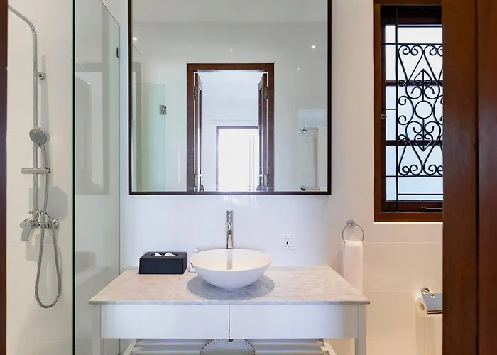 Gorgeous 2 Bed Pool Villa, Walk To Seminyak