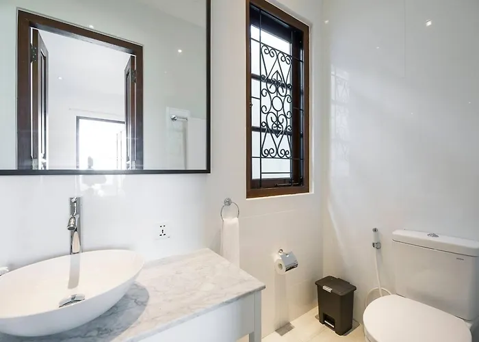 Gorgeous 2 Bed Pool Villa, Walk To Villa *